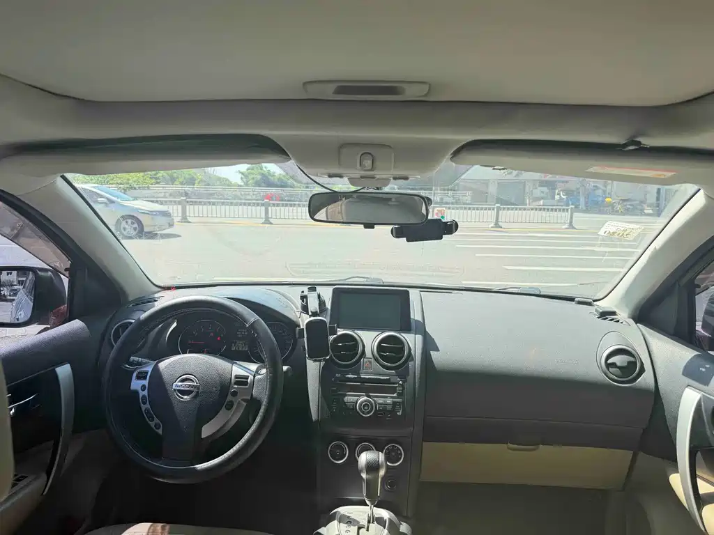 Nissan Qashqai — миниатюра 12