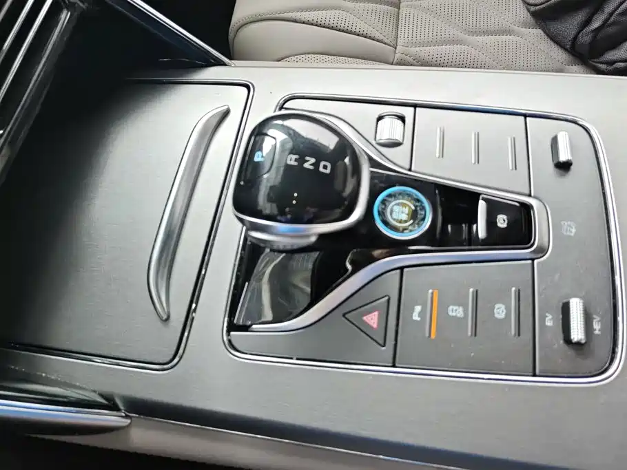 BYD Tang New Energy — миниатюра 16