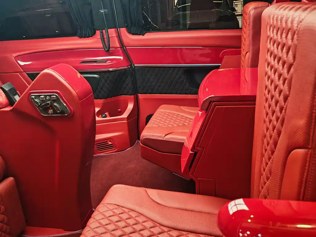 Mercedes-Benz V-Class — миниатюра 14