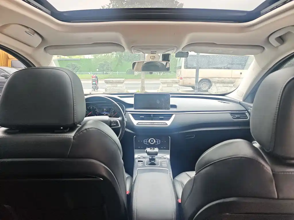 Hongqi Hongqi H5 — миниатюра 11