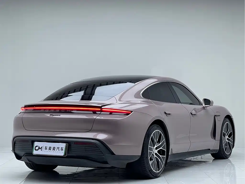 Porsche Taycan — миниатюра 3