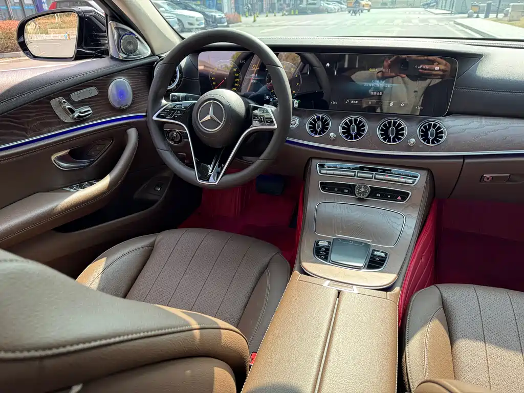 MERCEDES-BENZ E CLASS