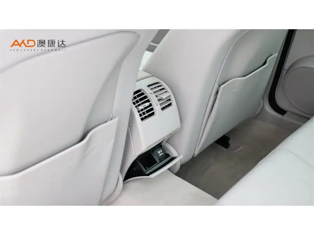 Mercedes-Benz C-Class — миниатюра 9