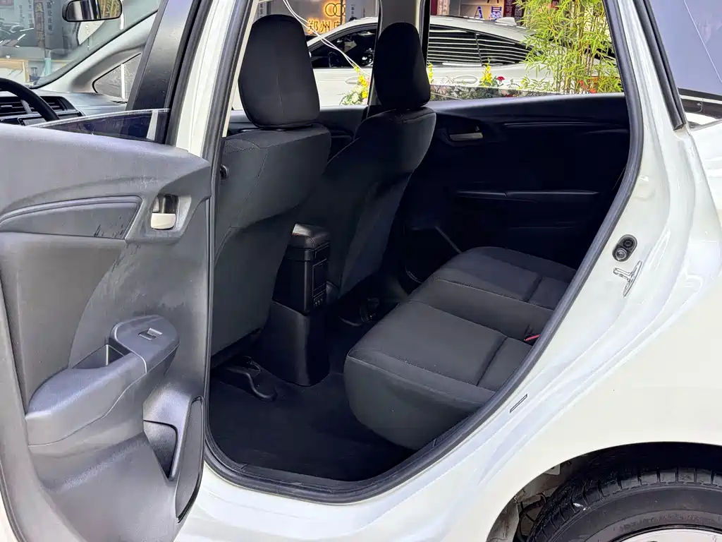 Honda Fit — миниатюра 10