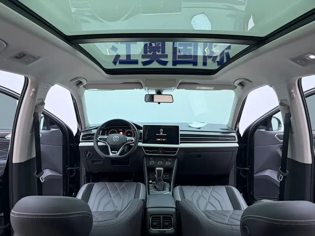 Volkswagen Tiguan L — миниатюра 16