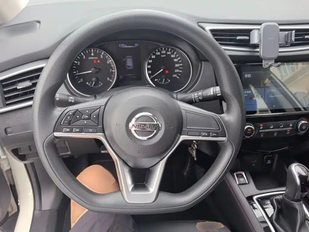 Nissan Qashqai — миниатюра 11
