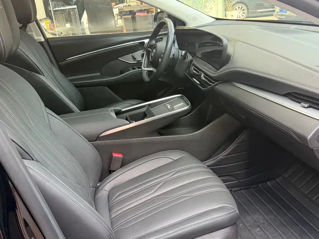 Buick LaCrosse — миниатюра 10