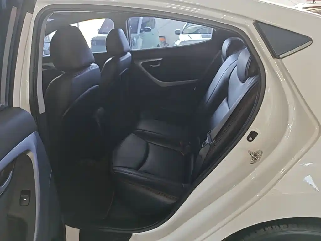 Hyundai Elantra Langdong — миниатюра 17