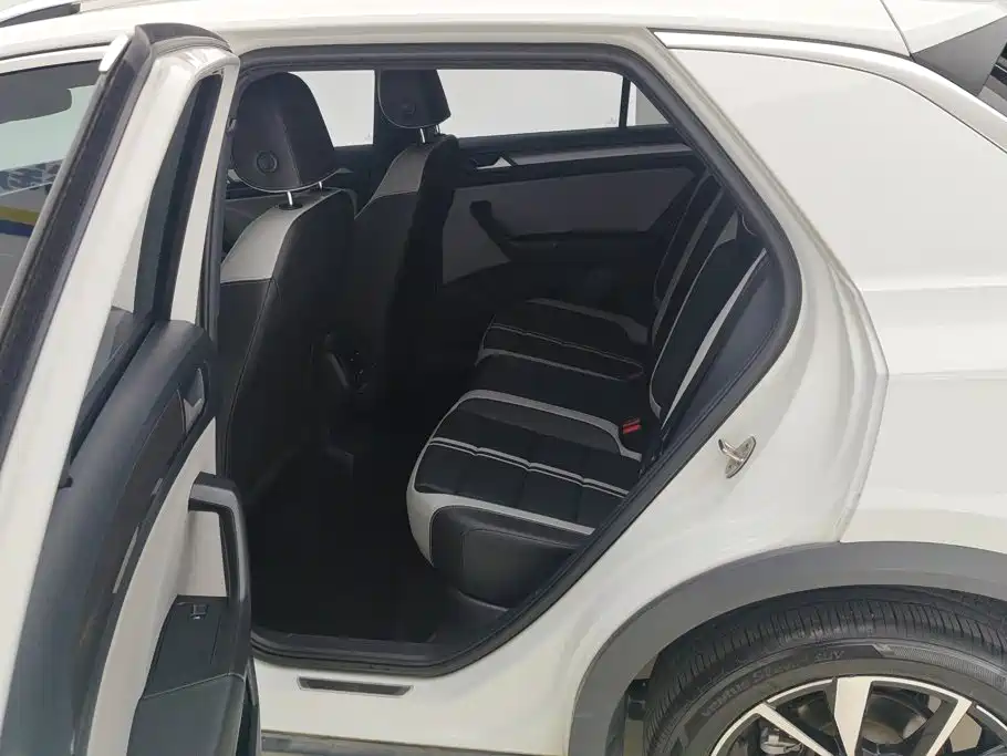 Volkswagen T-Roc — миниатюра 11
