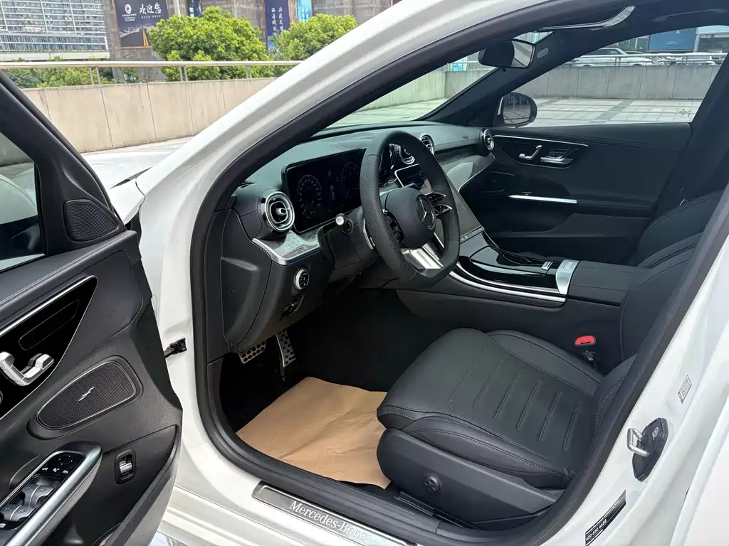 Mercedes-Benz C-Class — миниатюра 7
