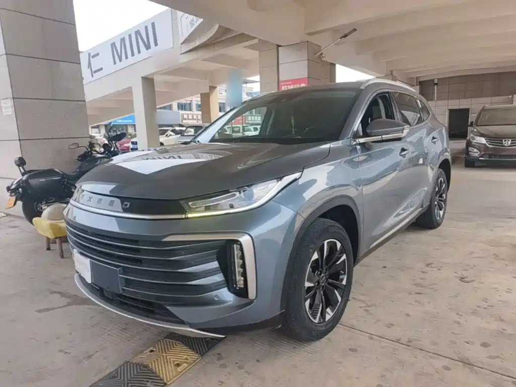Exeed Lingyun — миниатюра 2