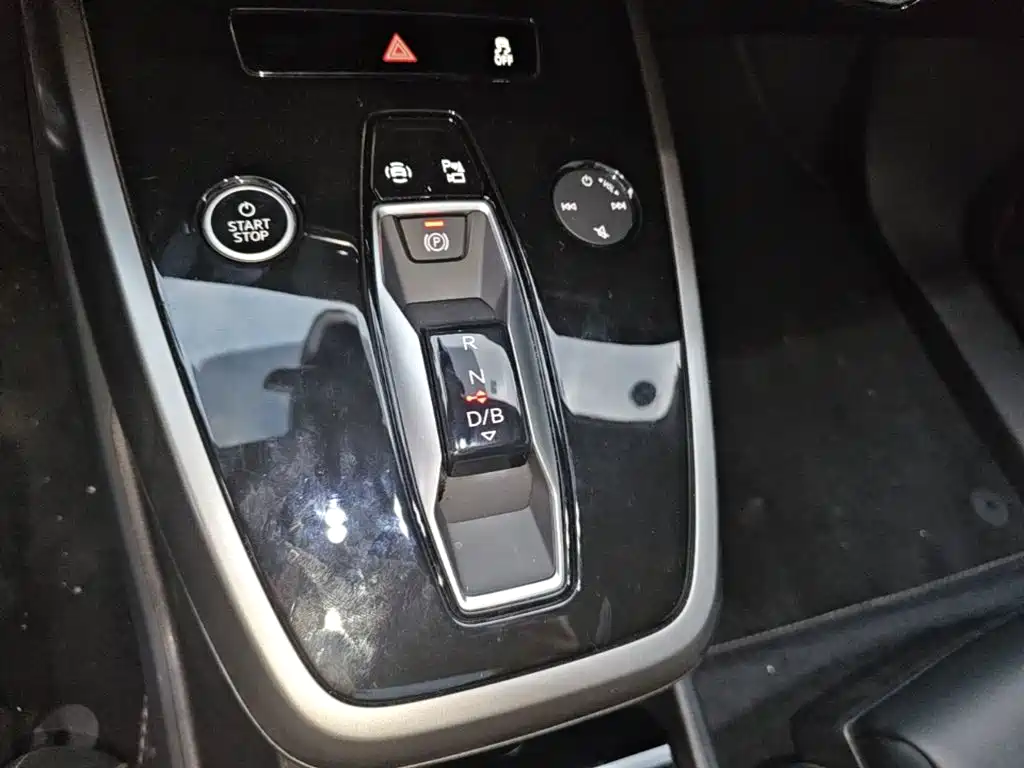 Audi Q4 e-tron — миниатюра 14