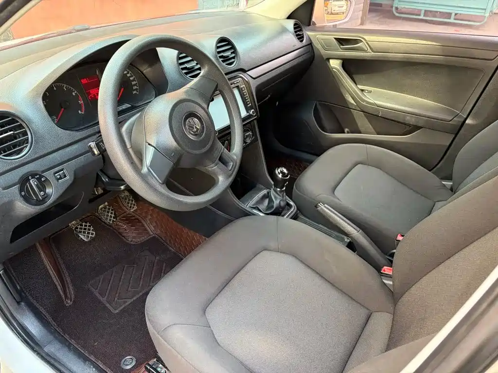 Volkswagen Jetta — миниатюра 6