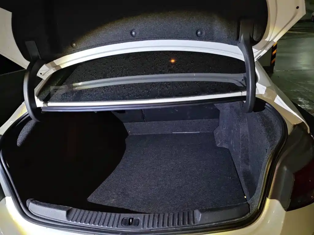 Buick Verano — миниатюра 10