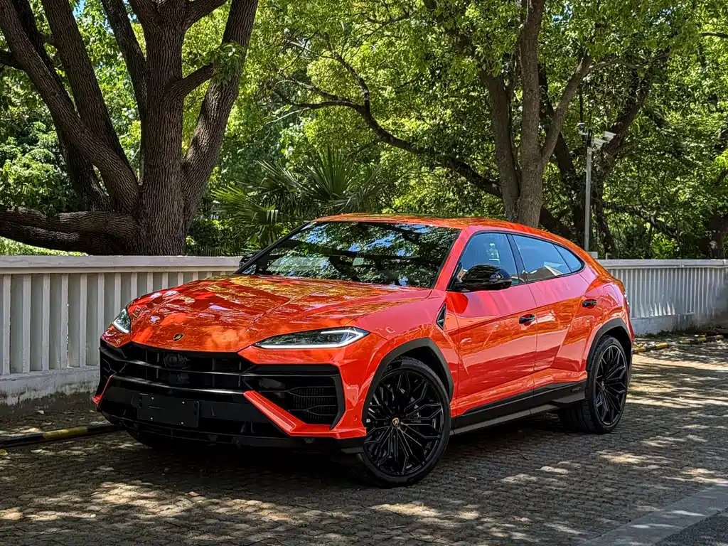Lamborghini Urus SE 2026