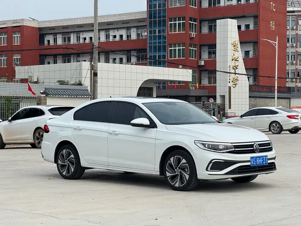 Volkswagen Bora — миниатюра 3