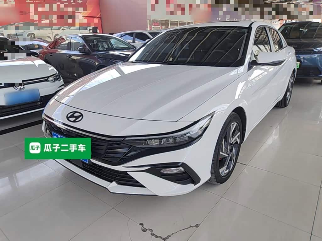 Hyundai Elantra 1.5 л 2024 г. Белый, пробег 8000 км