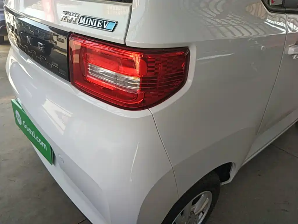 Wuling MINIEV — миниатюра 8