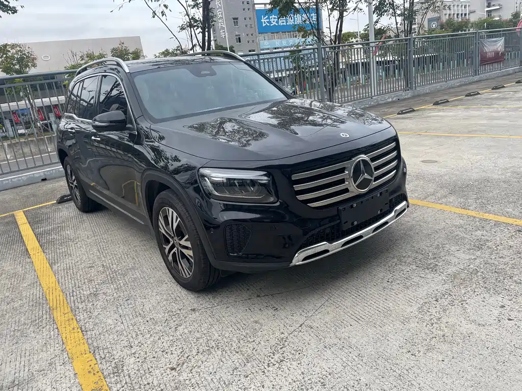 MERCEDES-BENZ GLB