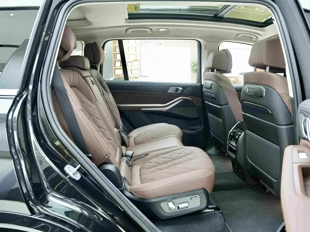 BMW X7 — миниатюра 13