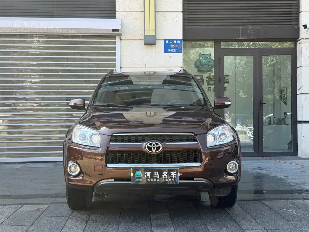 Toyota RAV4 — миниатюра 2