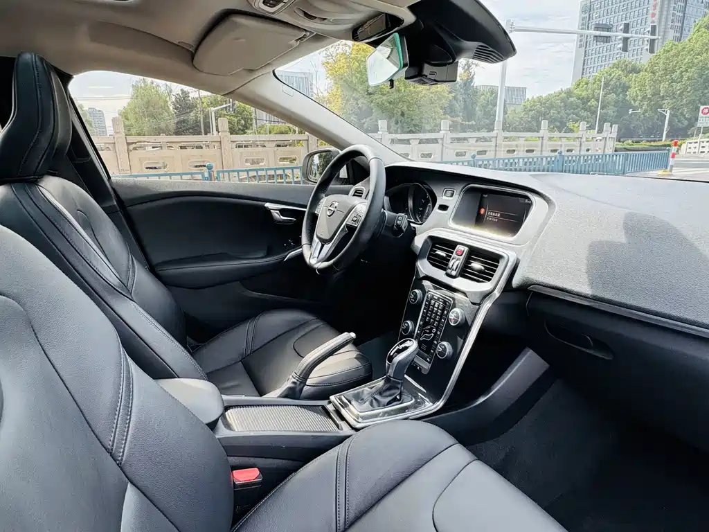 Volvo V40 — миниатюра 11