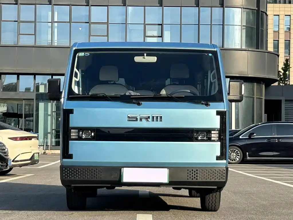 SRM Xinyuan E3 — миниатюра 2