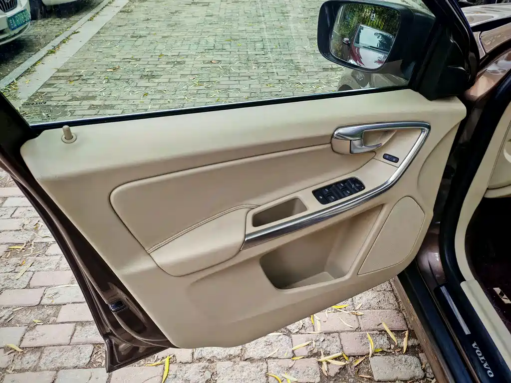 Volvo XC60 (Import) — миниатюра 10