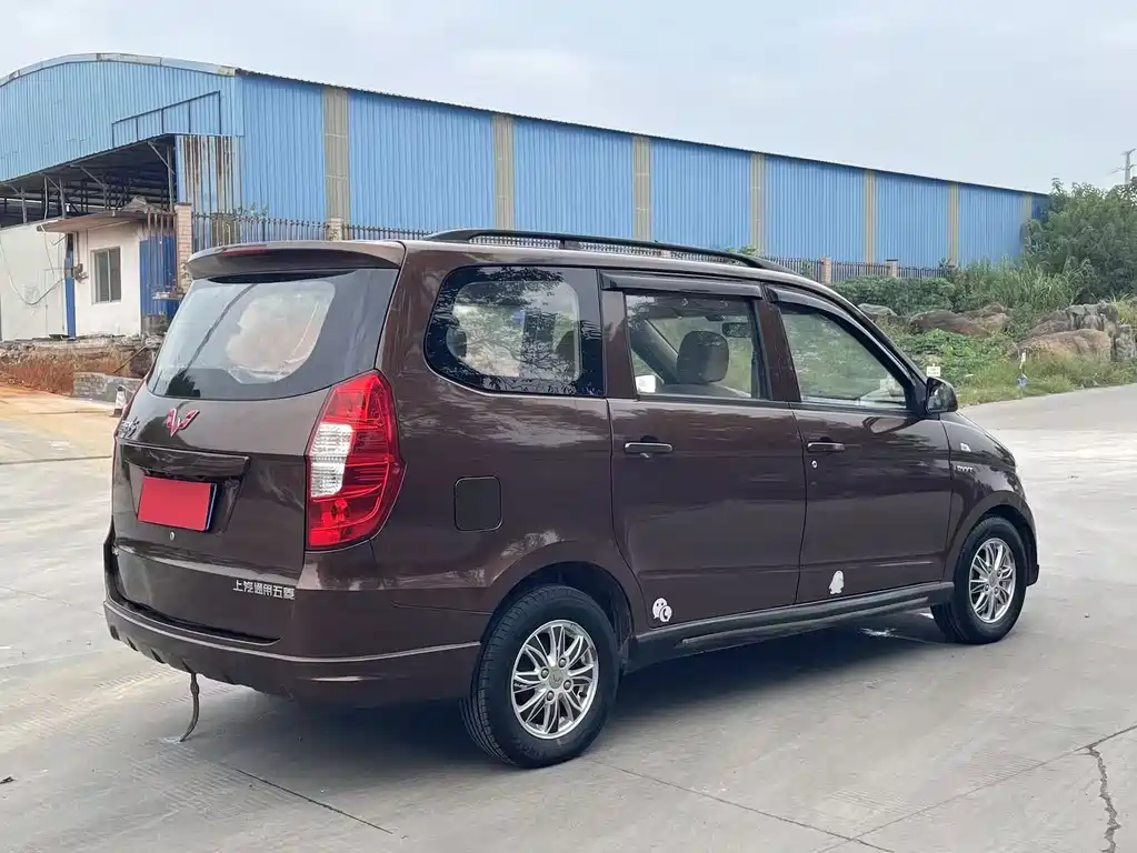 Wuling Hongguang — миниатюра 9