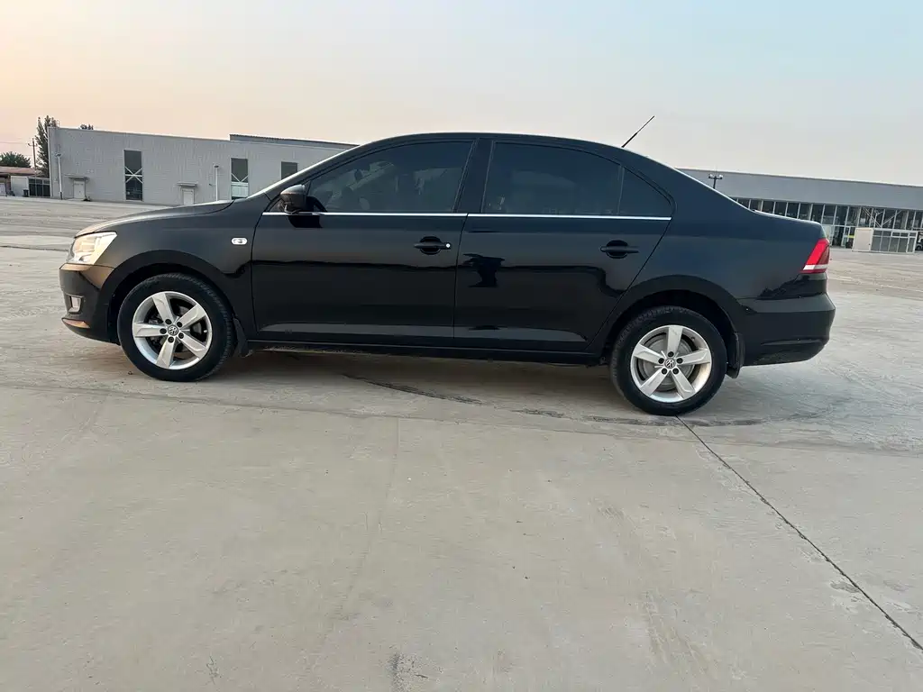 Volkswagen Santana — миниатюра 8