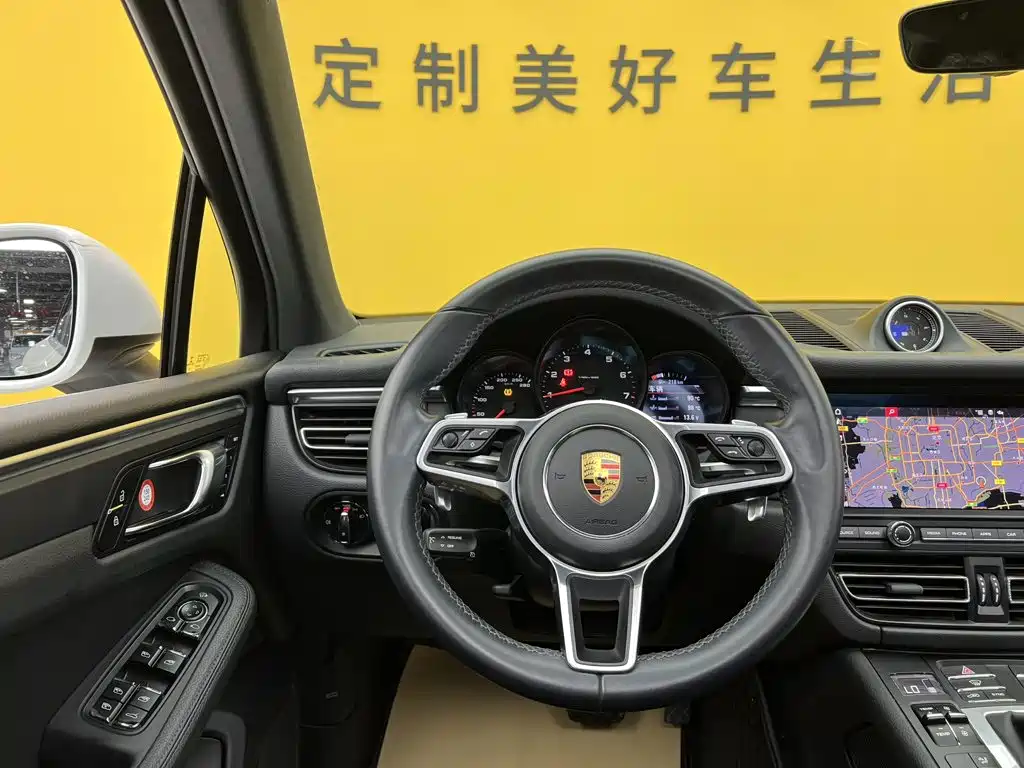 Porsche Macan — миниатюра 15