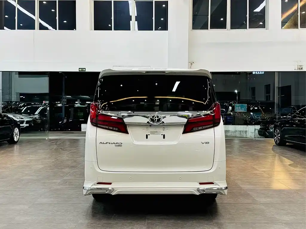 Toyota Alphard 2015 3.5L Luxury