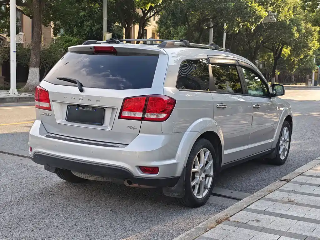 Dodge Journey 2.4L 2WD Touring Edition, фото 6