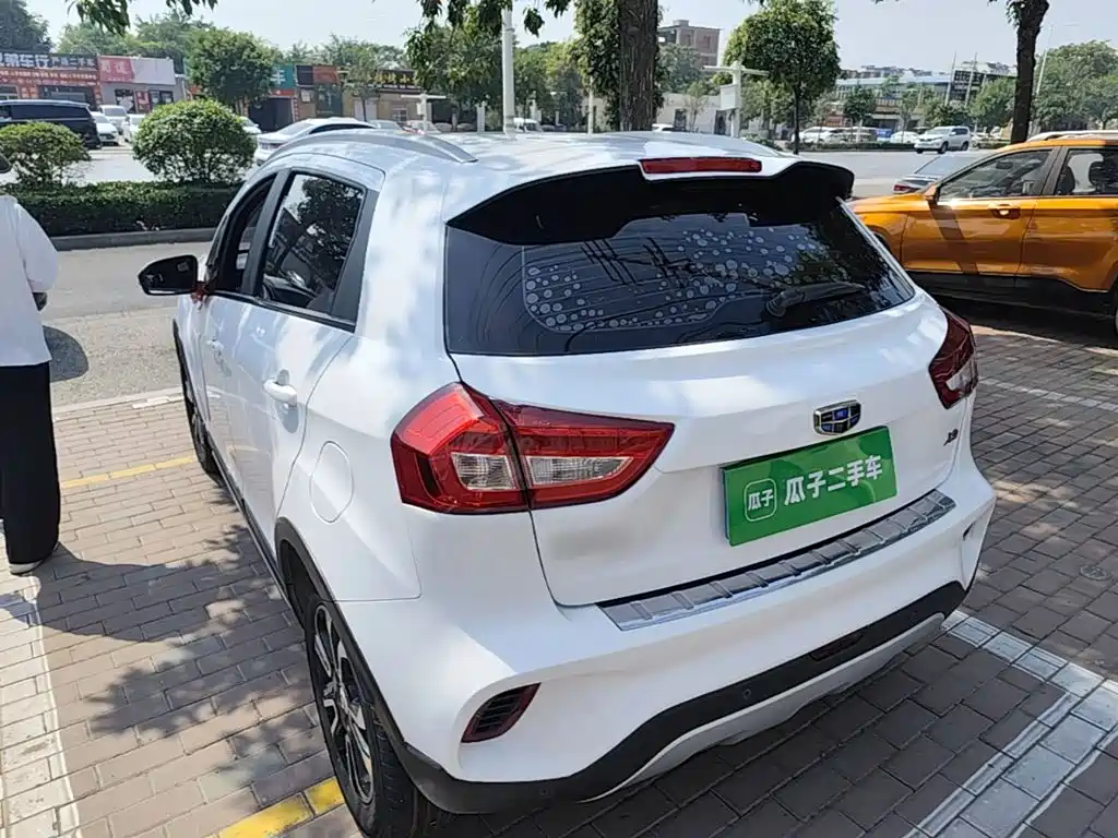 Geely Vision X3 — миниатюра 5