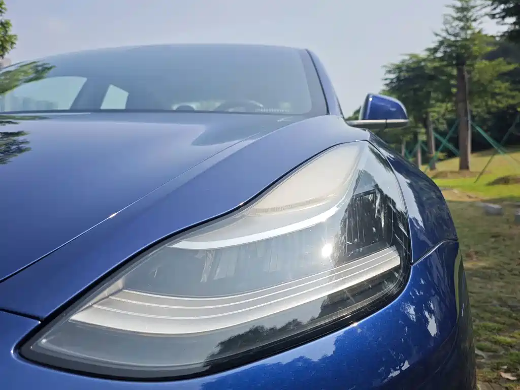 Tesla Model 3 — миниатюра 11
