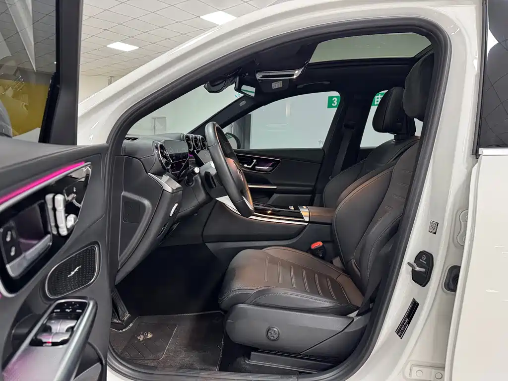 Mercedes-Benz GLC 2023 GLC 260 L 4MATIC 5 мест