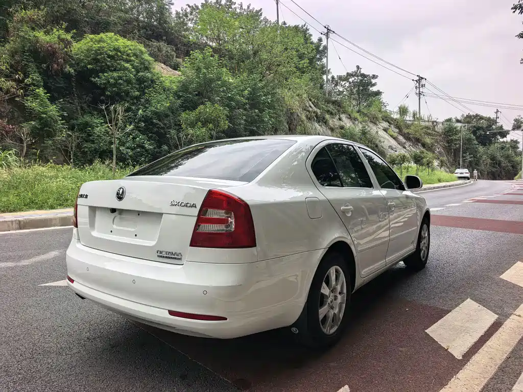 Skoda Octavia — миниатюра 7