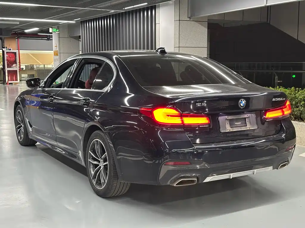 BMW 5 Series New Energy — миниатюра 6