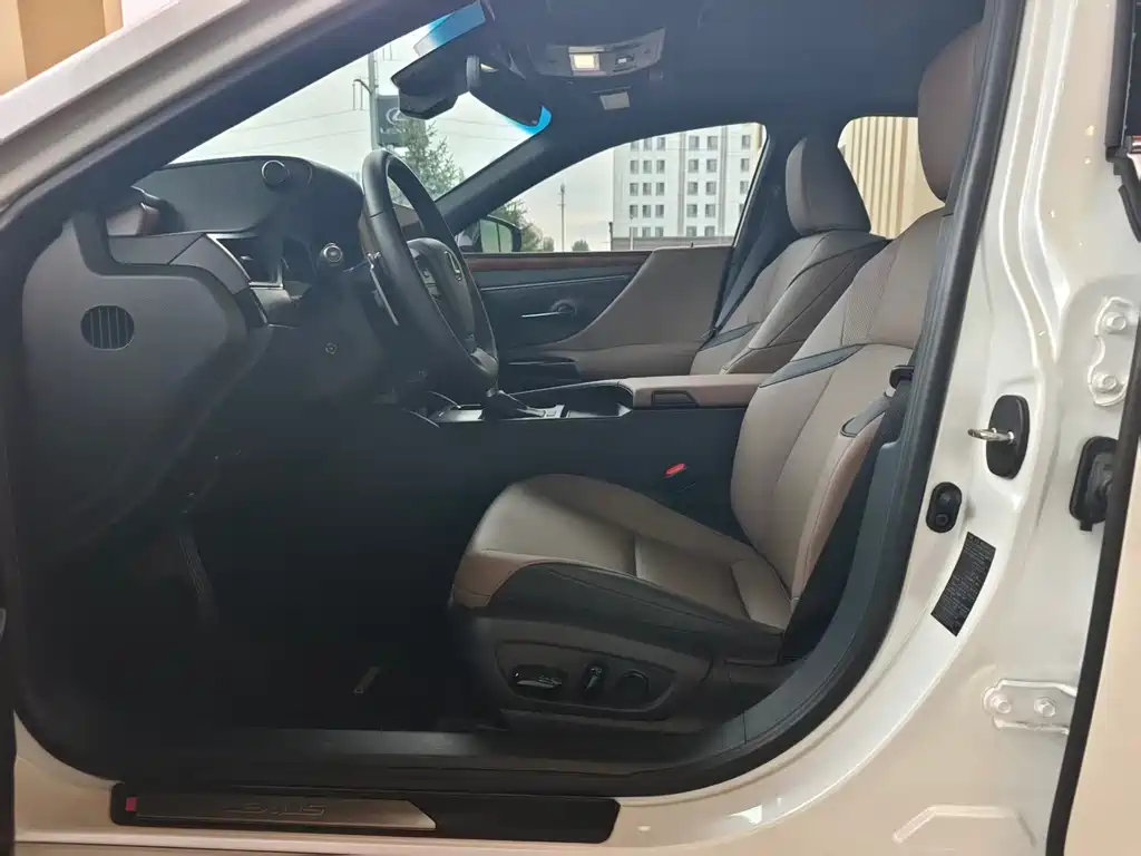 Lexus ES — миниатюра 4