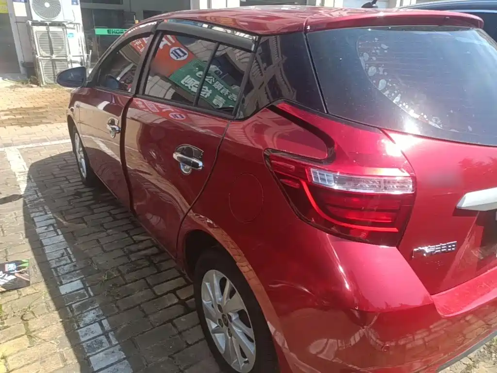 Toyota Yaris L — миниатюра 5