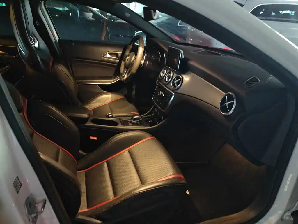 Mercedes-Benz GLA AMG — миниатюра 6