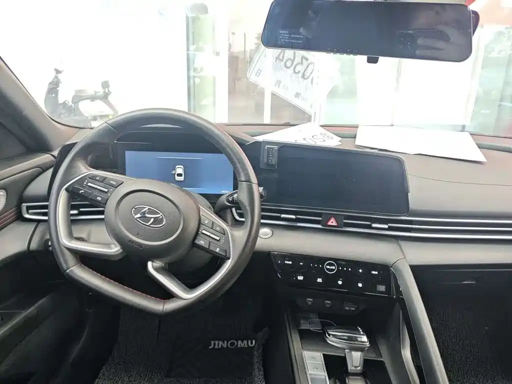 Hyundai Elantra — миниатюра 7