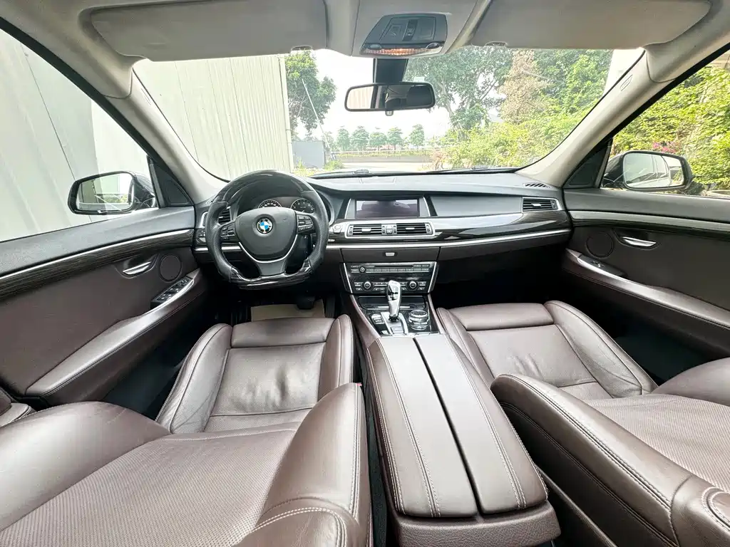 BMW 5 Series GT — миниатюра 11
