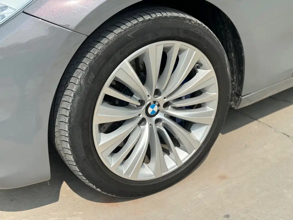 BMW 5 Series GT — миниатюра 23