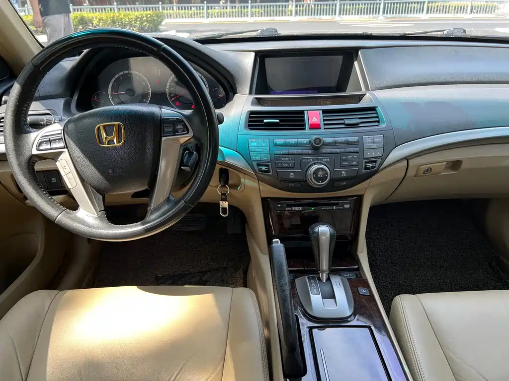 Honda Accord — миниатюра 11
