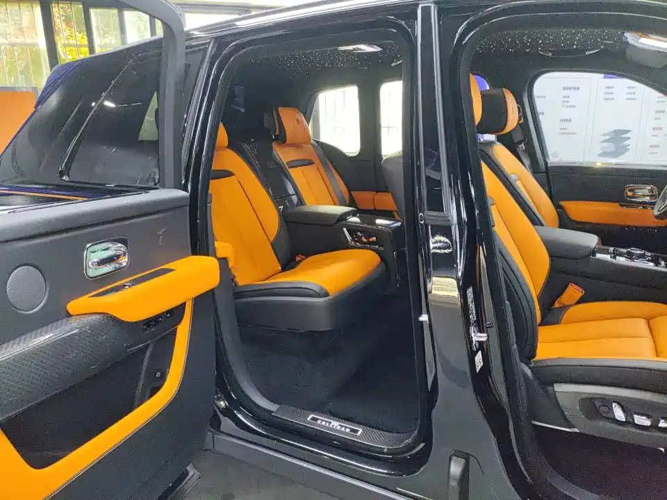 Rolls-Royce Cullinan — миниатюра 9