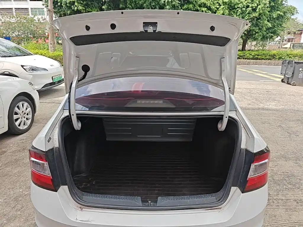 Skoda Rapid — миниатюра 19