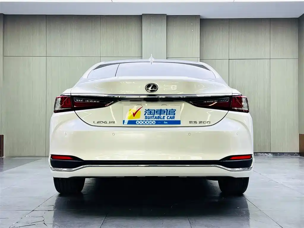 Lexus ES 2020 200