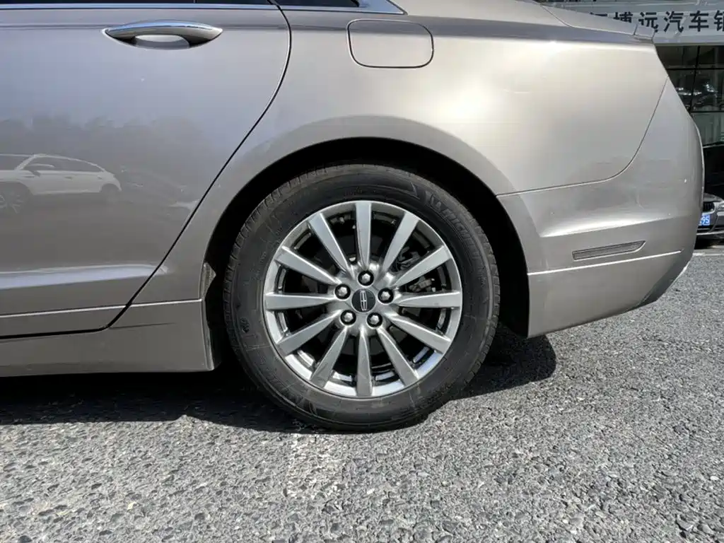 Lincoln MKZ — миниатюра 14