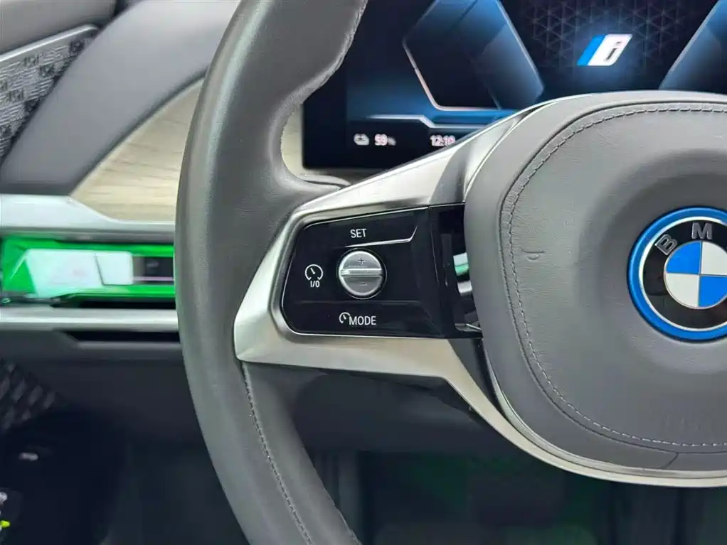 BMW i7 — миниатюра 15